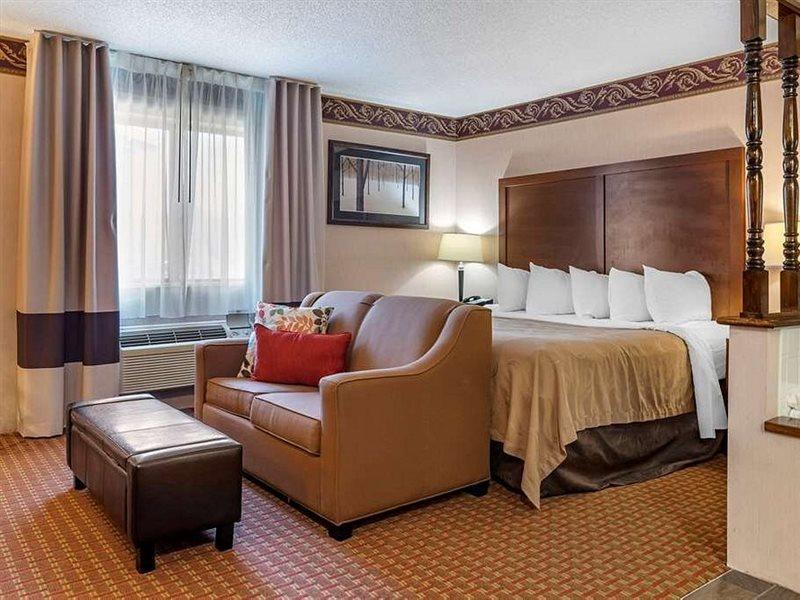 Quality Inn Saint-Ignace Extérieur photo