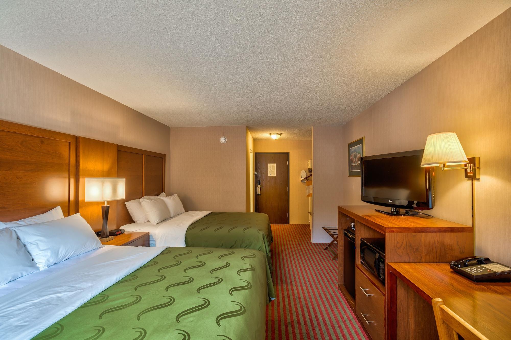Quality Inn Saint-Ignace Extérieur photo