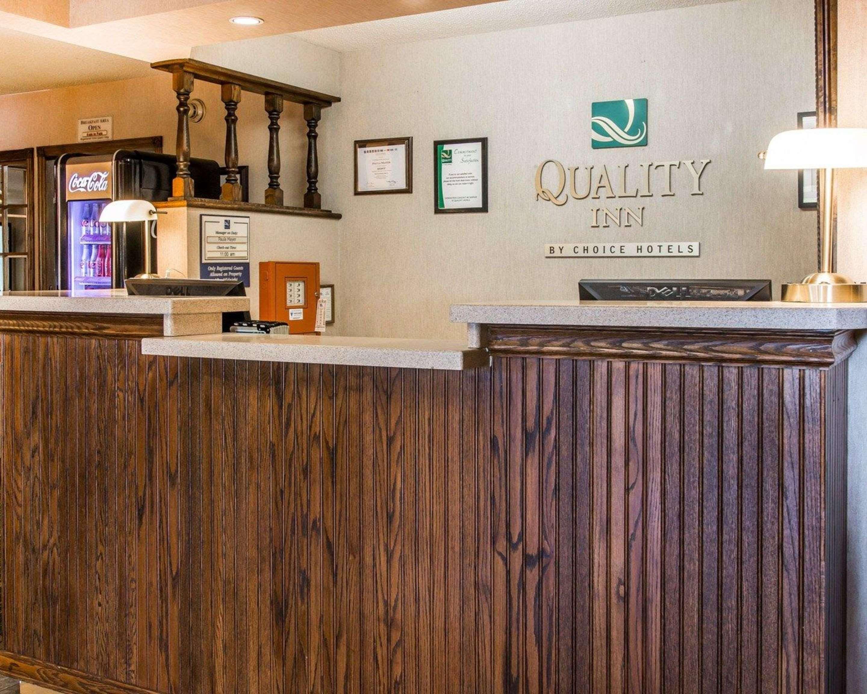 Quality Inn Saint-Ignace Extérieur photo