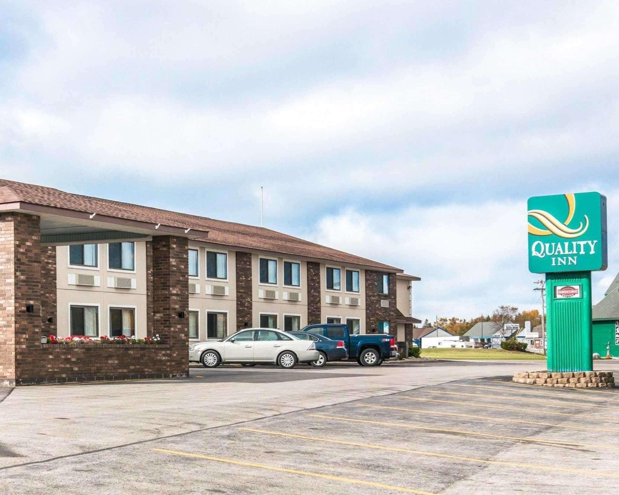Quality Inn Saint-Ignace Extérieur photo
