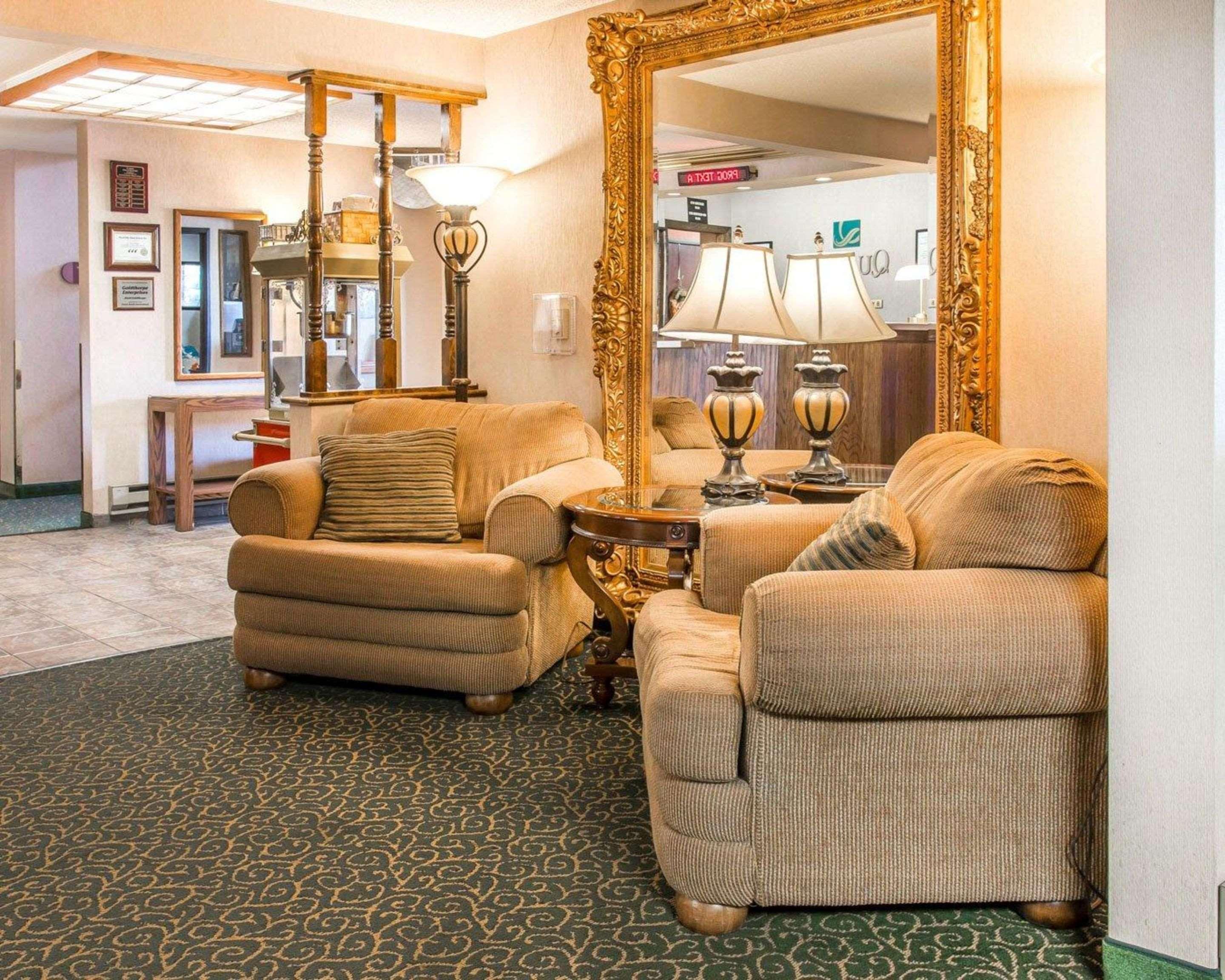 Quality Inn Saint-Ignace Extérieur photo