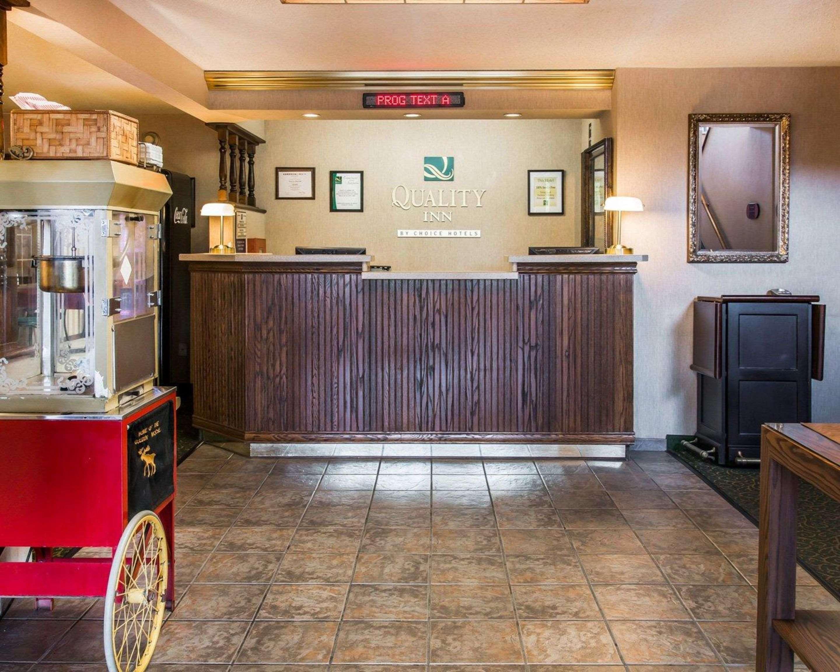 Quality Inn Saint-Ignace Extérieur photo