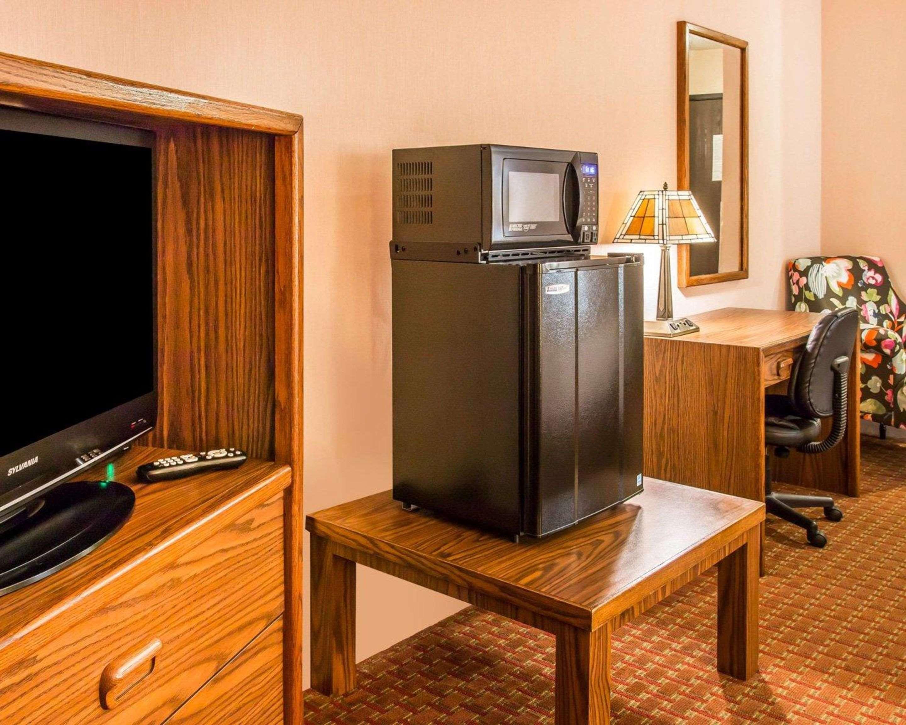 Quality Inn Saint-Ignace Extérieur photo