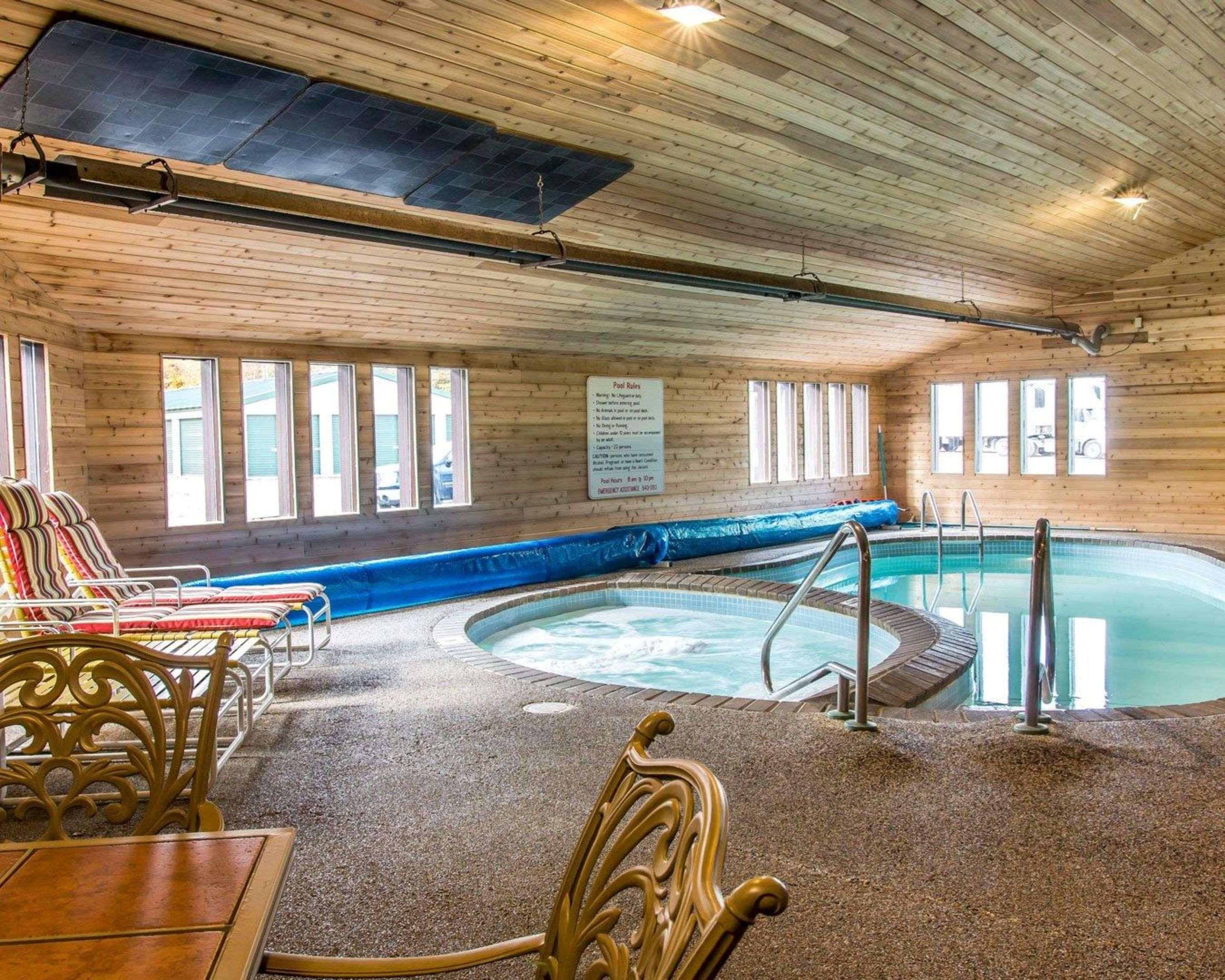 Quality Inn Saint-Ignace Extérieur photo