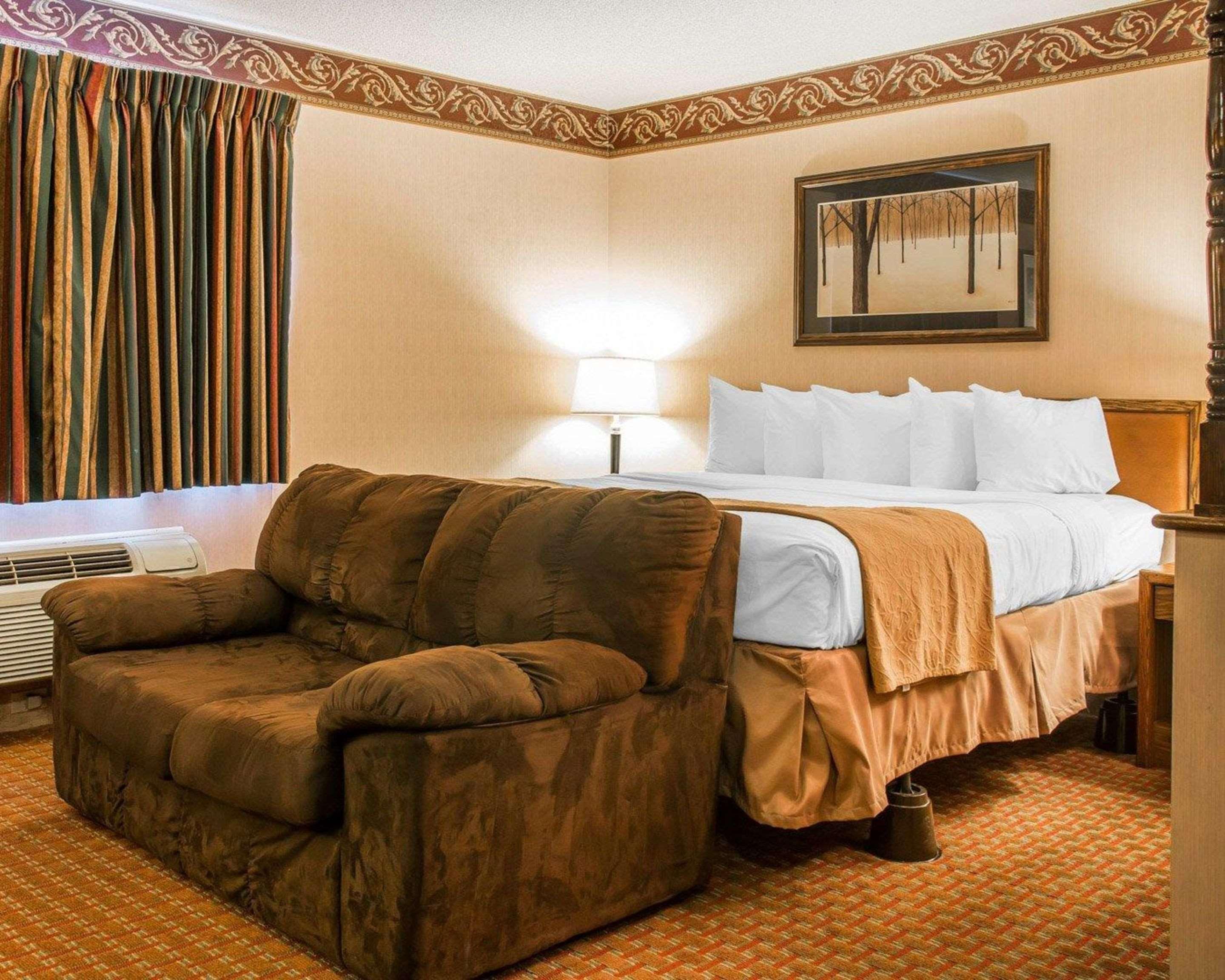 Quality Inn Saint-Ignace Extérieur photo