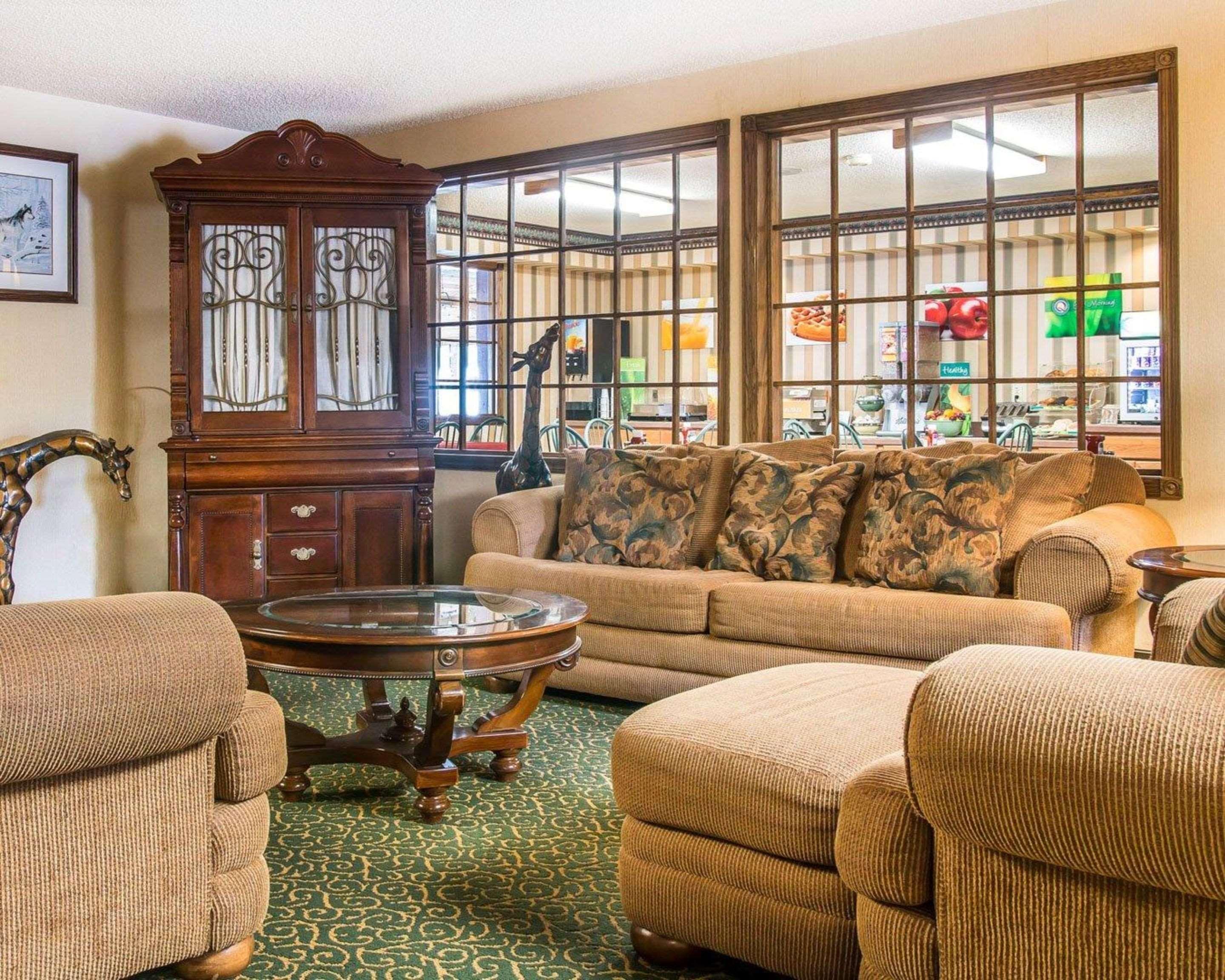 Quality Inn Saint-Ignace Extérieur photo