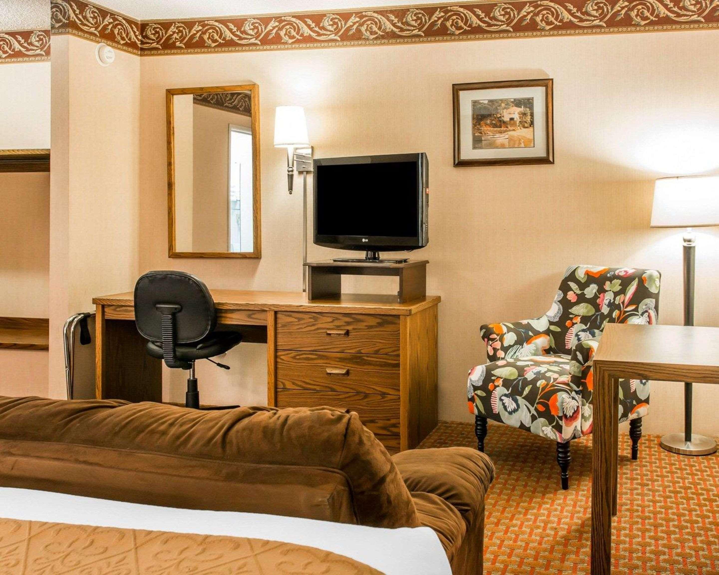 Quality Inn Saint-Ignace Extérieur photo